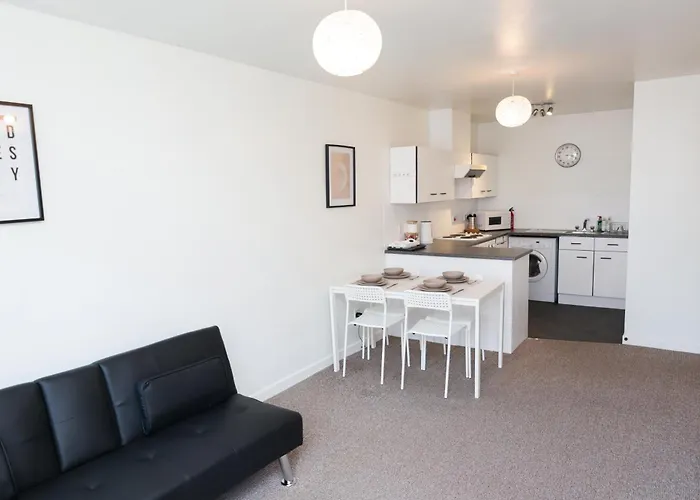 Modern 3-Person City Flat